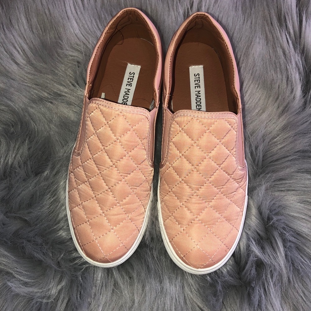 Steve Madden Ellen Quilted Blush Pink Slip On SZ 8